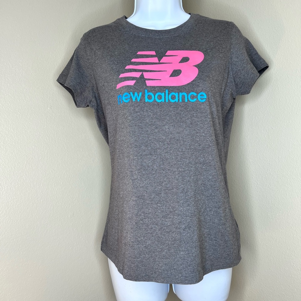 New Balance Gray & Pink Athletic tshirt small